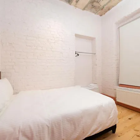 Penelope's Loft: Just Renovated 5br In City Centre Istanbul