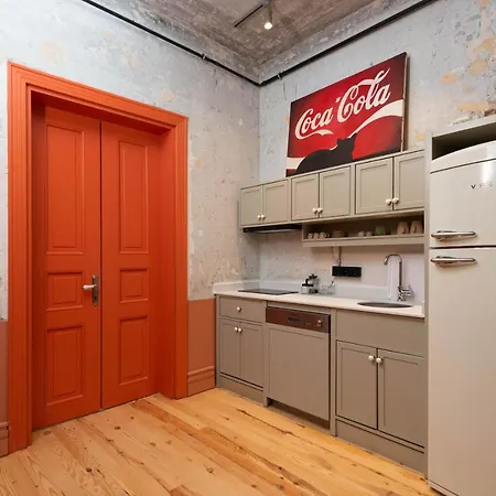 Penelope's Loft: Just Renovated 5br In City Centre