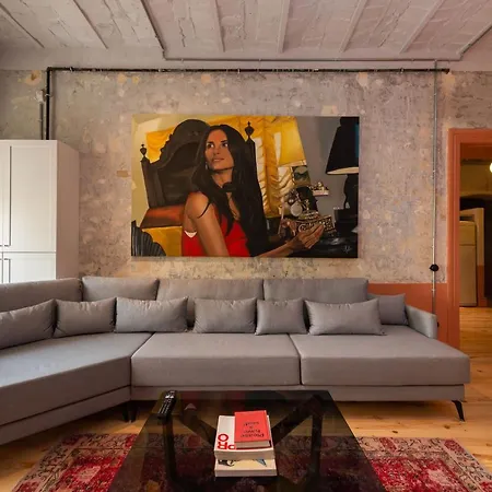 Apartment Penelope's Loft: Just Renovated 5br In City Centre Istanbul
