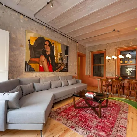 Penelope's Loft: Just Renovated 5br In City Centre *