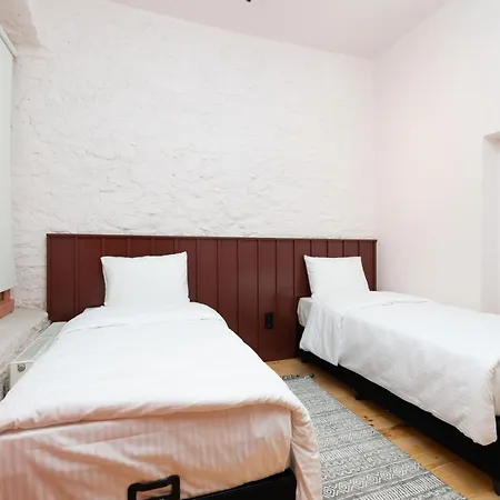 Apartment Penelope's Loft: Just Renovated 5br In City Centre