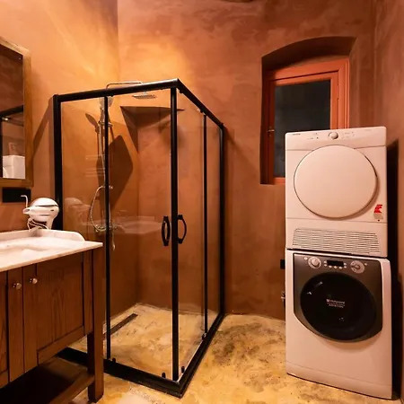 Penelope's Loft: Just Renovated 5br In City Centre *