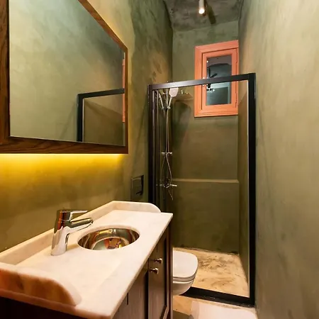 Daire Penelope's Loft: Just Renovated 5br In City Centre İstanbul